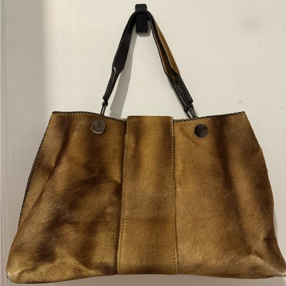 ROGER VIVIER — BEAUTIFUL and RARE — Ponyhair and leather bag

Handbag--Purse - Picture 2 of 5